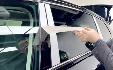 你還在為產品有劃痕而煩惱？換一種方式，讓德尚精機的汽車BC柱自動貼膜機幫你解決問題！