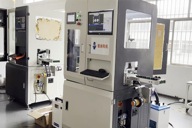 能為您節省至少10個人工的---視覺自動貼膜機